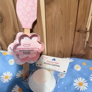 rave Pink Floral Spatula and Cookie Cutter Set